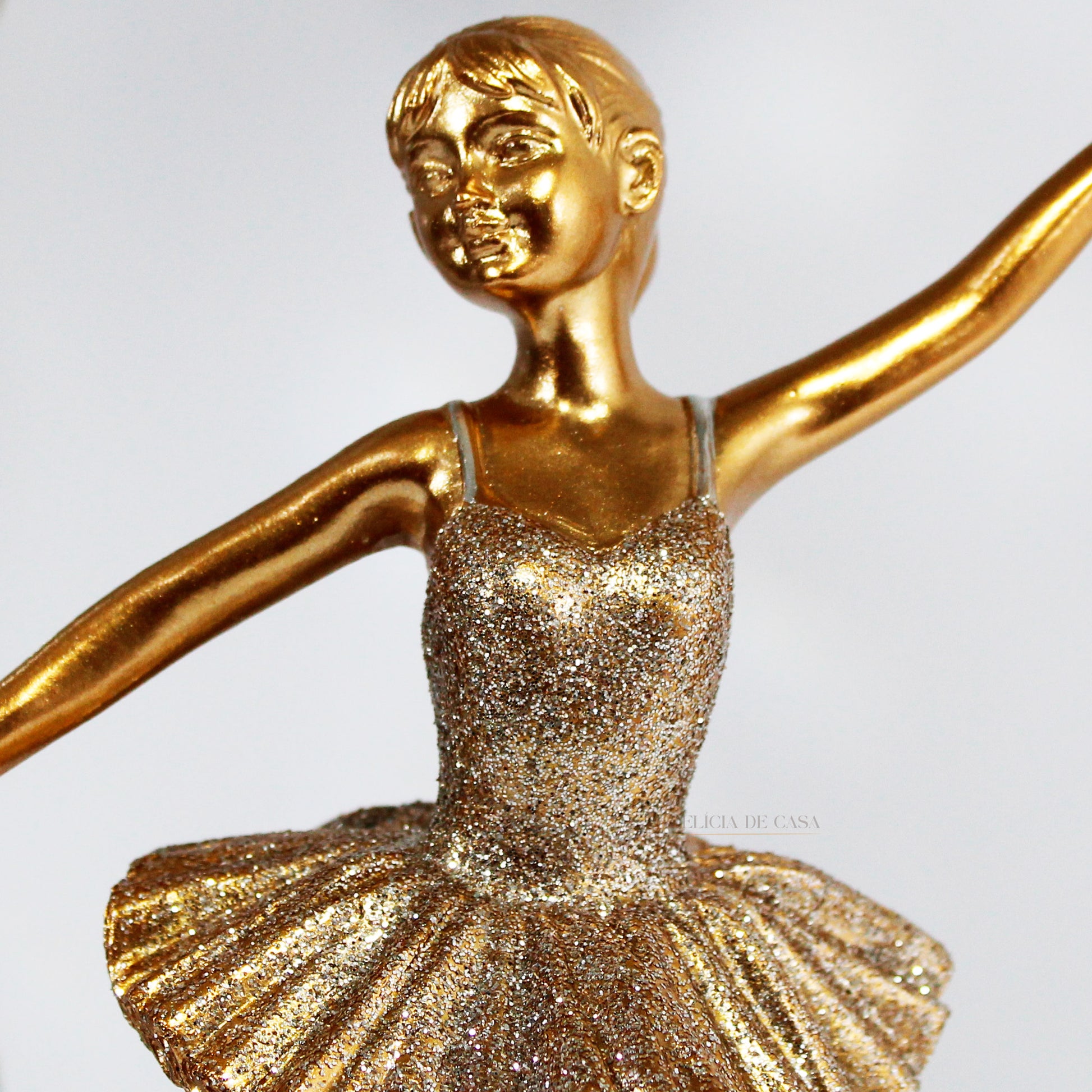 Estátua Decorativa de Bailarina em Resina 19 cm