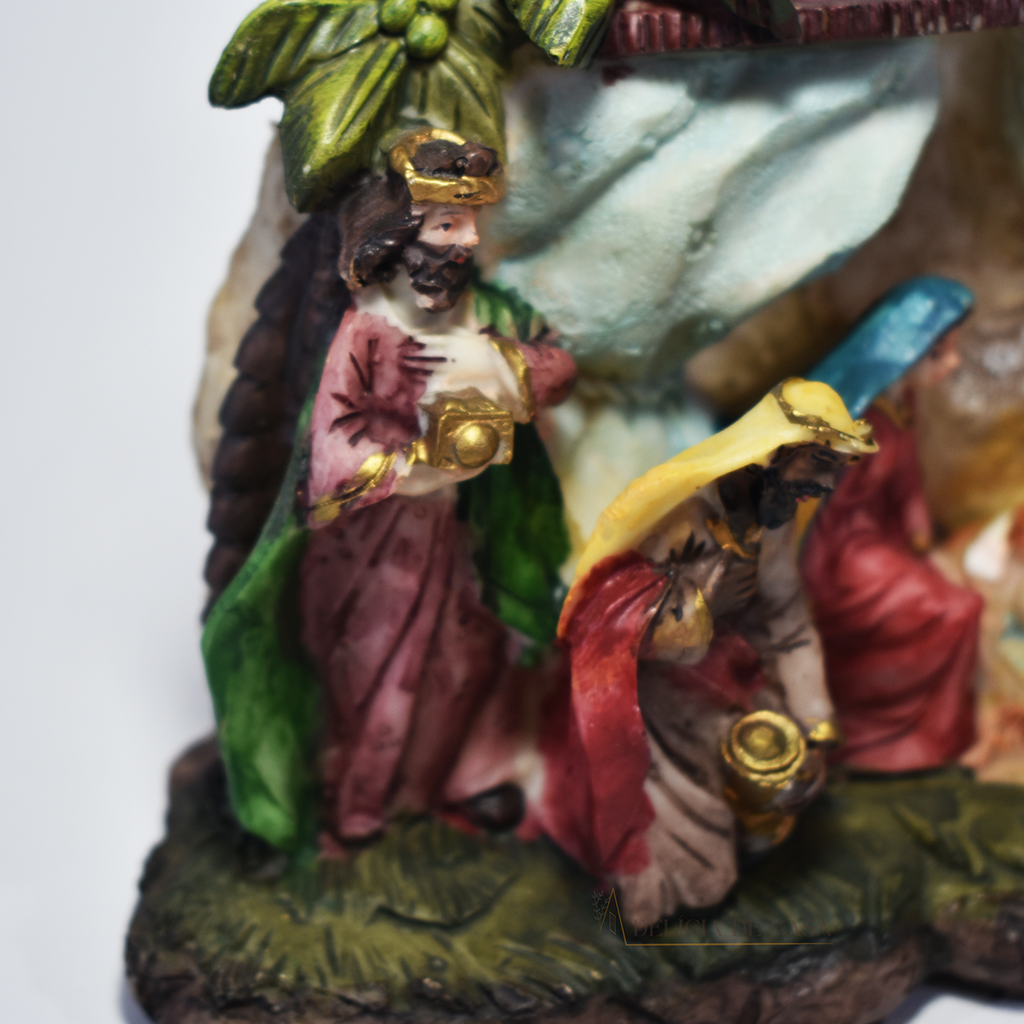 Presépio decorativo de Natal em resina com Sagrada Família e Reis Magos
