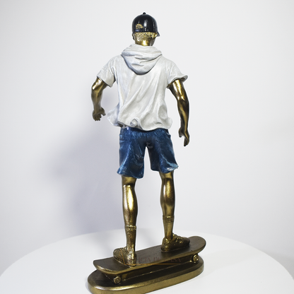 Escultura Decorativa Skatista em Resina – Masculino e Feminino