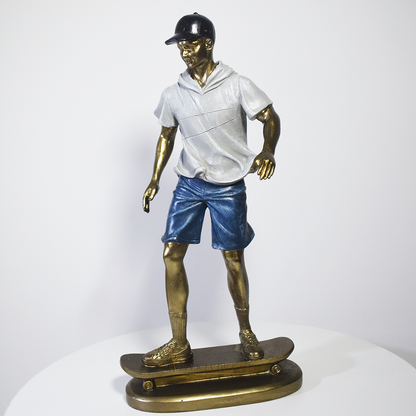 Escultura Decorativa Skatista em Resina – Masculino e Feminino