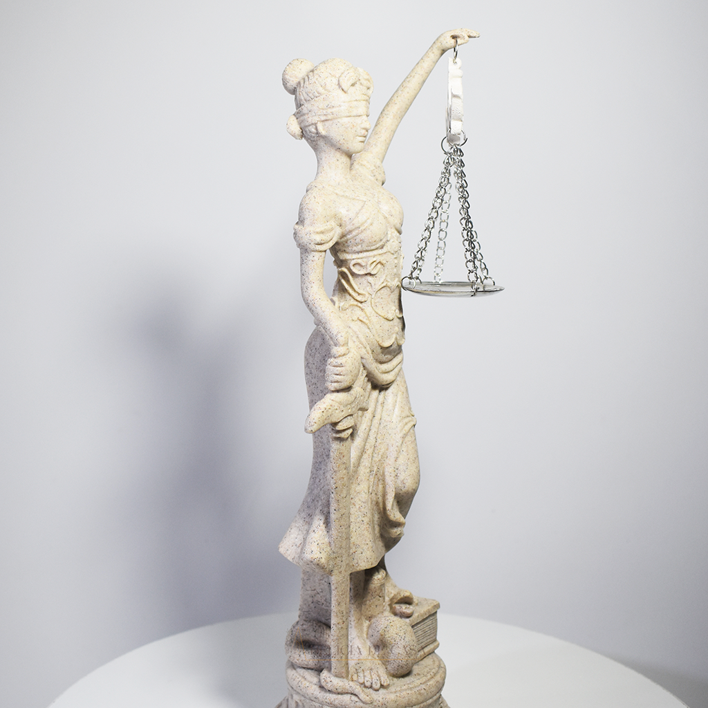 Escultura Dama da Justiça em Resina - Estilo Marmore