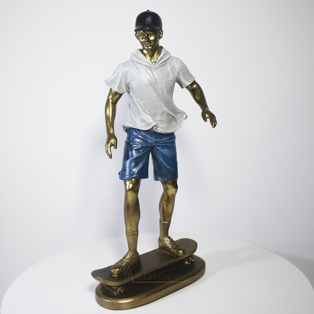 Escultura Decorativa Skatista em Resina – Masculino e Feminino