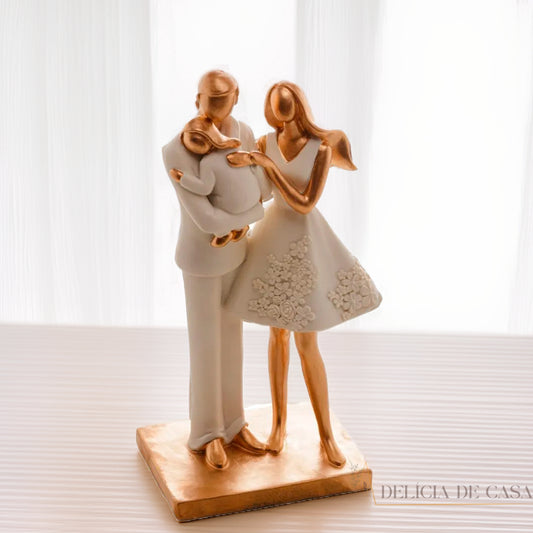 Escultura Decorativa de Família com Bebê Filha - Estatueta de Familia