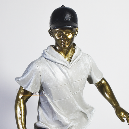 Escultura Decorativa Skatista em Resina – Masculino e Feminino