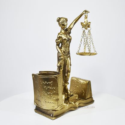 Enfeite Dama da Justiça com Porta-Canetas - Decoração para escritórios