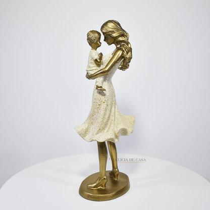 Estátua mãe com filho no colo – peça decorativa elegante para sala e quarto