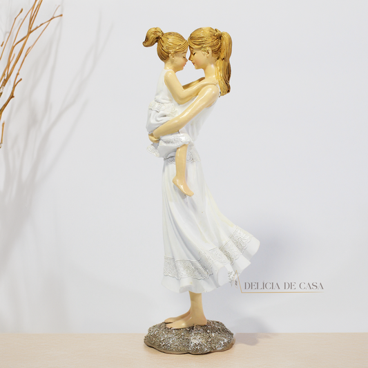 Estátua Decorativa Mãe e Filha Resina Presente Dia das Mães Decoração para Casa