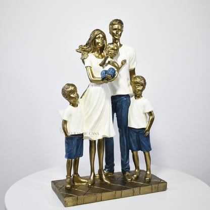 Estátua de família unida com três filhos – peça decorativa elegante para sala e quarto